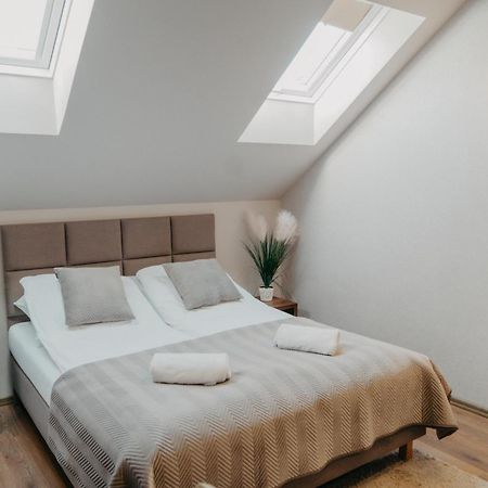 ザンブルフ De Facto Bed & Breakfast エクステリア 写真